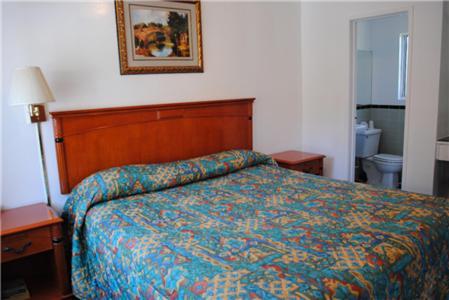 Rose Bowl Motel Los Angeles Room photo